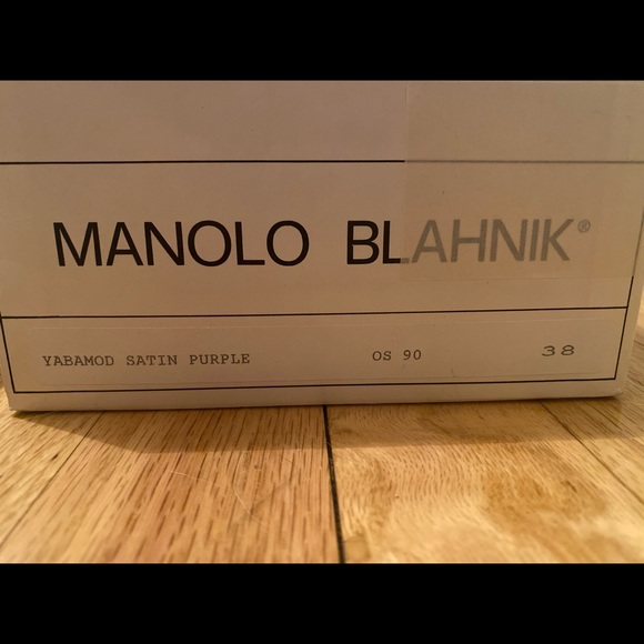 Nearly new Manolo Blahnik Purple Satin Sandals - Picture 2 of 5